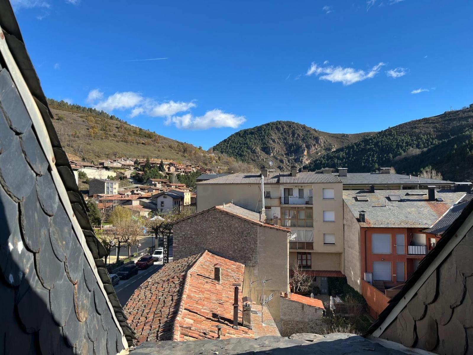 Atico Con Encanto En La Cerdanya Apartment Martinet Exterior photo